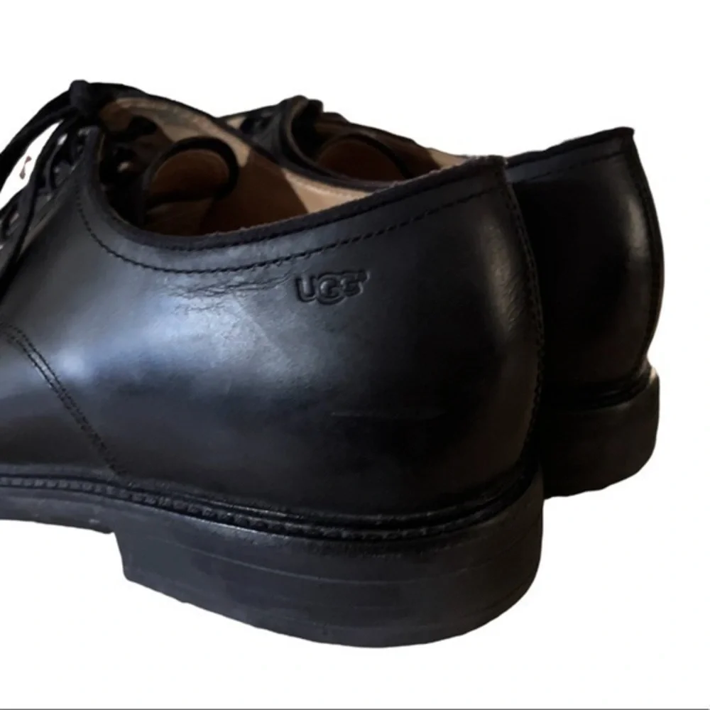 UGG Jovin‎ Black Leather Oxford Shoes